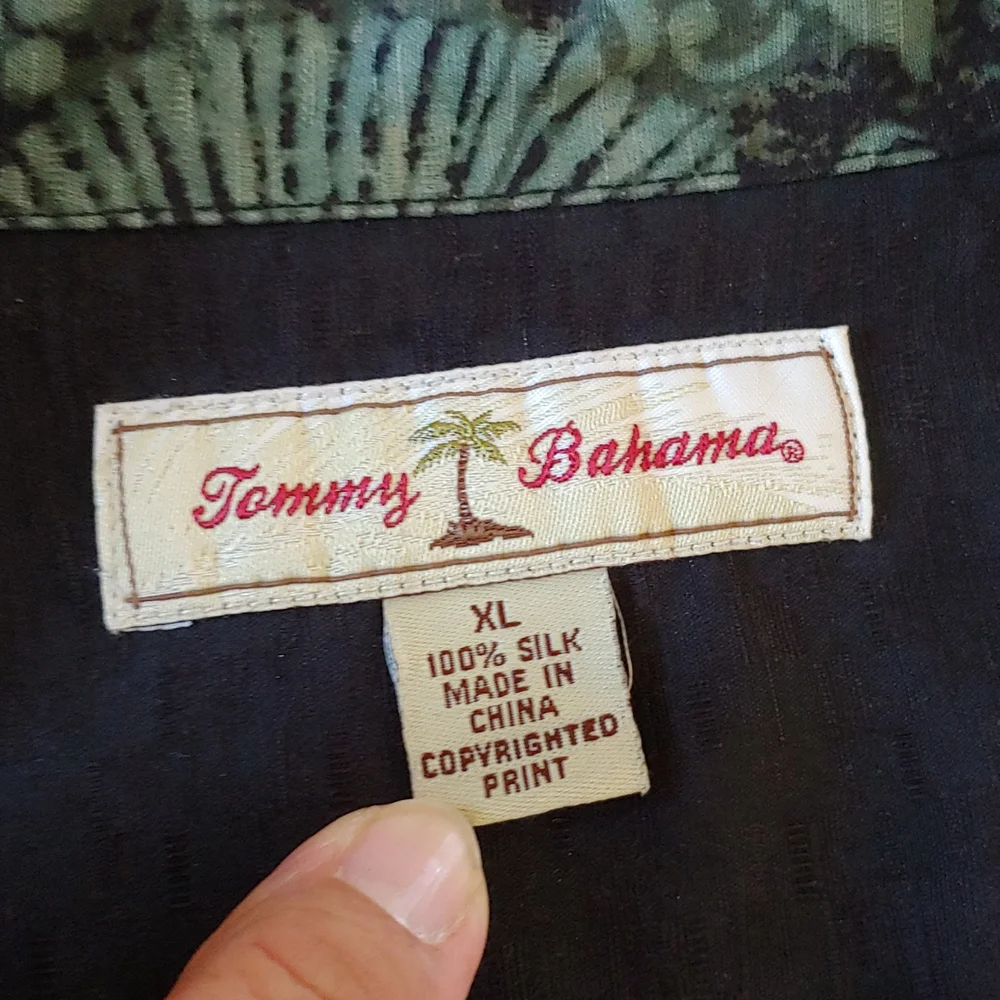 Tommy Bahama 100% Silk Koi Graphic Button Down Shirt Size XL - Picture 6 of 6
